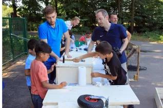 Kinderspielzeug-fuer-Fluechtlinge_FBEMT_20160719_Foto-Flessing_img_7670.jpg (DE)