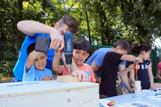 Kinderspielzeug-fuer-Fluechtlinge_FBEMT_20160719_Foto-Flessing_img_7680.jpg (DE)