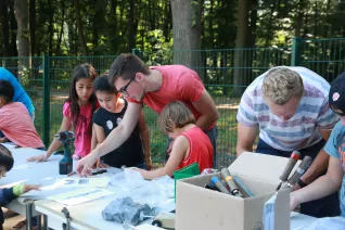 Kinderspielzeug-fuer-Fluechtlinge_FBEMT_20160719_Foto-Reith_img_8074.jpg (DE)