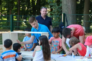 Kinderspielzeug-fuer-Fluechtlinge_FBEMT_20160719_Foto-Reith_img_8083.jpg (DE)