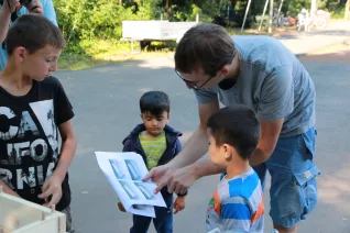 Kinderspielzeug-fuer-Fluechtlinge_FBEMT_20160719_Foto-Reith_img_8087.jpg (DE)