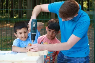 Kinderspielzeug-fuer-Fluechtlinge_FBEMT_20160719_Foto-Reith_img_8098.jpg (DE)