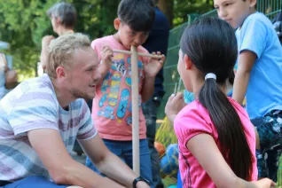 Kinderspielzeug-fuer-Fluechtlinge_FBEMT_20160719_Foto-Reith_img_8119.jpg (DE)