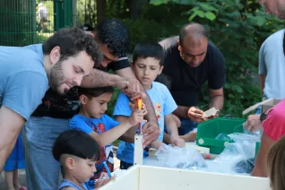 Kinderspielzeug-fuer-Fluechtlinge_FBEMT_20160719_Foto-Reith_img_8126.jpg (DE)