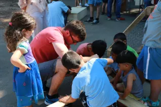 Kinderspielzeug-fuer-Fluechtlinge_FBEMT_20160719_Foto-Reith_img_8133.jpg (DE)