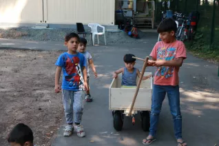 Kinderspielzeug-fuer-Fluechtlinge_FBEMT_20160719_Foto-Reith_img_8150.jpg (DE)