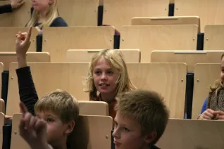 kinderuni_04-12-2014_korol_foto_c._pesch_img_0207.jpg (DE)