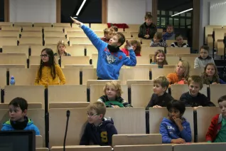 kinderuni_04-12-2014_korol_foto_c._pesch_img_0215.jpg (DE)