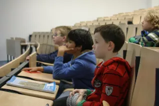 kinderuni_04-12-2014_korol_foto_c._pesch_img_0235.jpg (DE)