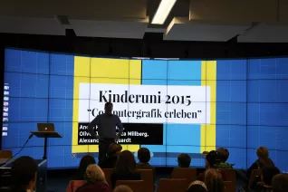 kinderuni_computergrafik_erleben_hinkenjann_ivc_sta_20151112_foto_j._kuestenmacher_img_892401.jpg (DE)