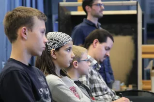 kinderuni_computergrafik_erleben_hinkenjann_ivc_sta_20151112_foto_j._kuestenmacher_img_892402.jpg (DE)