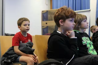 kinderuni_computergrafik_erleben_hinkenjann_ivc_sta_20151112_foto_j._kuestenmacher_img_892404.jpg (DE)