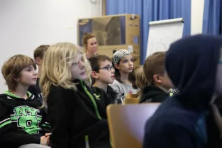 kinderuni_computergrafik_erleben_hinkenjann_ivc_sta_20151112_foto_j._kuestenmacher_img_892408.jpg (DE)