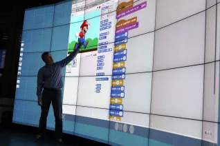 kinderuni_computergrafik_erleben_hinkenjann_ivc_sta_20151112_foto_j._kuestenmacher_img_892414.jpg (DE)