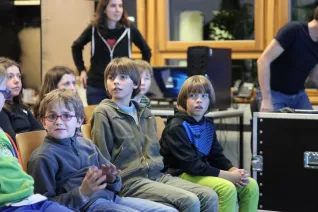 kinderuni_computergrafik_erleben_hinkenjann_ivc_sta_20151112_foto_j._kuestenmacher_img_892417.jpg (DE)