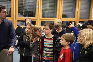 kinderuni_computergrafik_erleben_hinkenjann_ivc_sta_20151112_foto_j._kuestenmacher_img_892420.jpg (DE)