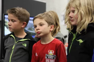 kinderuni_computergrafik_erleben_hinkenjann_ivc_sta_20151112_foto_j._kuestenmacher_img_892424.jpg (DE)