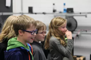 kinderuni_computergrafik_erleben_hinkenjann_ivc_sta_20151112_foto_j._kuestenmacher_img_892432.jpg (DE)