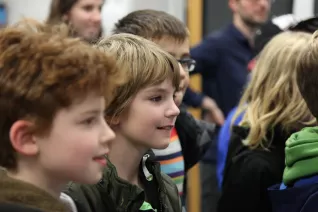 kinderuni_computergrafik_erleben_hinkenjann_ivc_sta_20151112_foto_j._kuestenmacher_img_892434.jpg (DE)