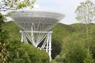 kinderuni_effelsberg_20160512_foto_e._tritschler_img_0360_teasercut.jpg (DE)