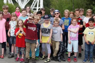 kinderuni_effelsberg_20160512_foto_e._tritschler_img_0375_cut2.jpg (DE)