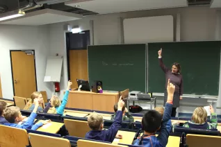 kinderuni_good_vibrations_gross_sta_20181129_foto_juri_kuestenmacher_11.jpg (DE)