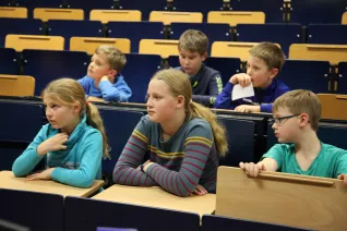kinderuni_good_vibrations_gross_sta_20181129_foto_juri_kuestenmacher_44.jpg (DE)