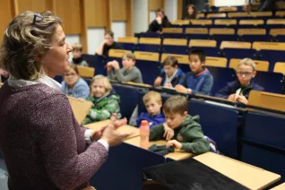 kinderuni_good_vibrations_gross_sta_20181129_foto_juri_kuestenmacher_45.jpg (DE)