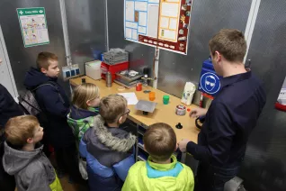 kinderuni_good_vibrations_gross_sta_20181129_foto_juri_kuestenmacher_54.jpg (DE)