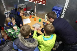 kinderuni_good_vibrations_gross_sta_20181129_foto_juri_kuestenmacher_57.jpg (DE)