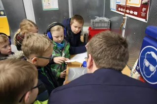 kinderuni_good_vibrations_gross_sta_20181129_foto_juri_kuestenmacher_59.jpg (DE)