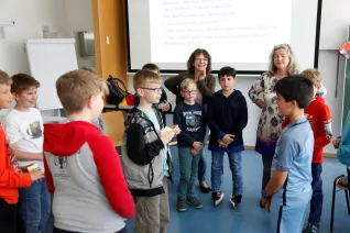 kinderuni_kopfschuetteln_rhb_20180426_foto_c._pesch_14.jpg (DE)