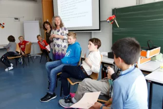 kinderuni_kopfschuetteln_rhb_20180426_foto_c._pesch_28.jpg (DE)
