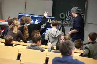 kinderuni_licht_norbert_jung_sta_20170126_foto_e._tritschler_img_5006.jpg (DE)