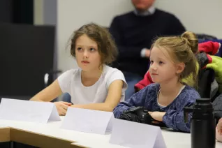 kinderuni_mockenhaupt_fernrohr_20200213_foto_juri_kuestenmacher_43.jpg (DE)