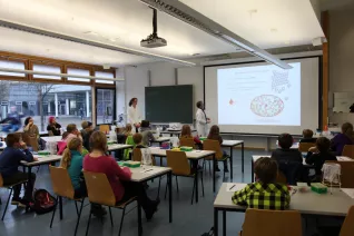 kinderuni_rhb_zahlen_jaeger_20190221_foto_c._pesch_23.jpg (DE)