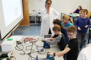 kinderuni_rhb_zahlen_jaeger_20190221_foto_c._pesch_45.jpg (DE)