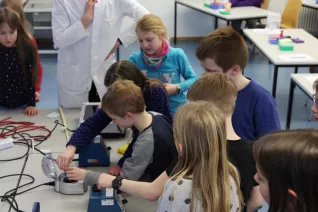 kinderuni_rhb_zahlen_jaeger_20190221_foto_c._pesch_46.jpg (DE)