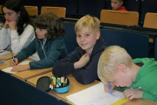 kinderuni_sta_chinesisch_23.11.17_16.jpg (DE)