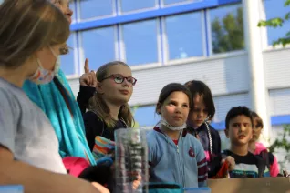 kinderuni_sta_gaertnern_umweltschutz_20220428_foto_juri_kuestenmacher_015.jpg (DE)