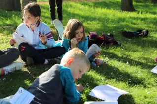 kinderuni_sta_gaertnern_umweltschutz_20220428_foto_juri_kuestenmacher_059.jpg (DE)