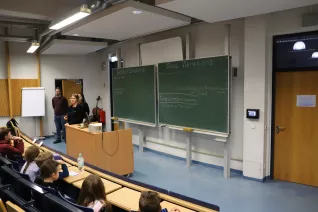 kinderuni_sta_good_vibrations_iris_gross_st_20191128_foto_caro_pesch_01.jpg (DE)