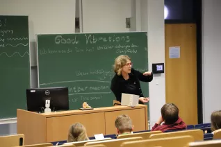 kinderuni_sta_good_vibrations_iris_gross_st_20191128_foto_caro_pesch_07.jpg (DE)