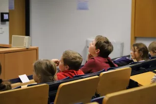kinderuni_sta_good_vibrations_iris_gross_st_20191128_foto_caro_pesch_11.jpg (DE)