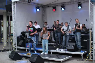 15-jahrfeier-an-der-hochschule-bonn-rhein-sieg_1.jpg (DE)