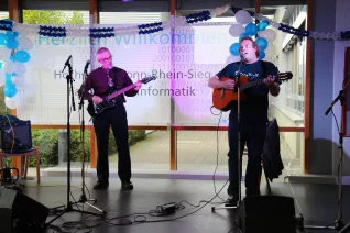 20161021_fbinf_20-jahrfeier_act-come_together_party_kw_bild0001.jpg (DE)
