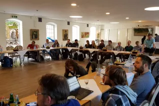 2018_09_26_143506_klausurtagung_ayseguelyasari_small.jpg (DE)