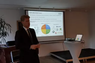 2018_09_26_184559_klausurtagung_ayseguelyasari_small_0.jpg (DE)