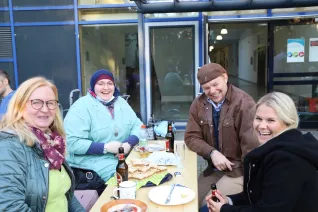 20211004_gi_10-jahre-grillfest_miriam-luedtkehandjery027.jpg (DE)
