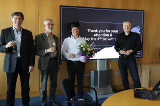 20220504_gi_sven_seele_promotion_miriam-luedtkehandjery27.jpg